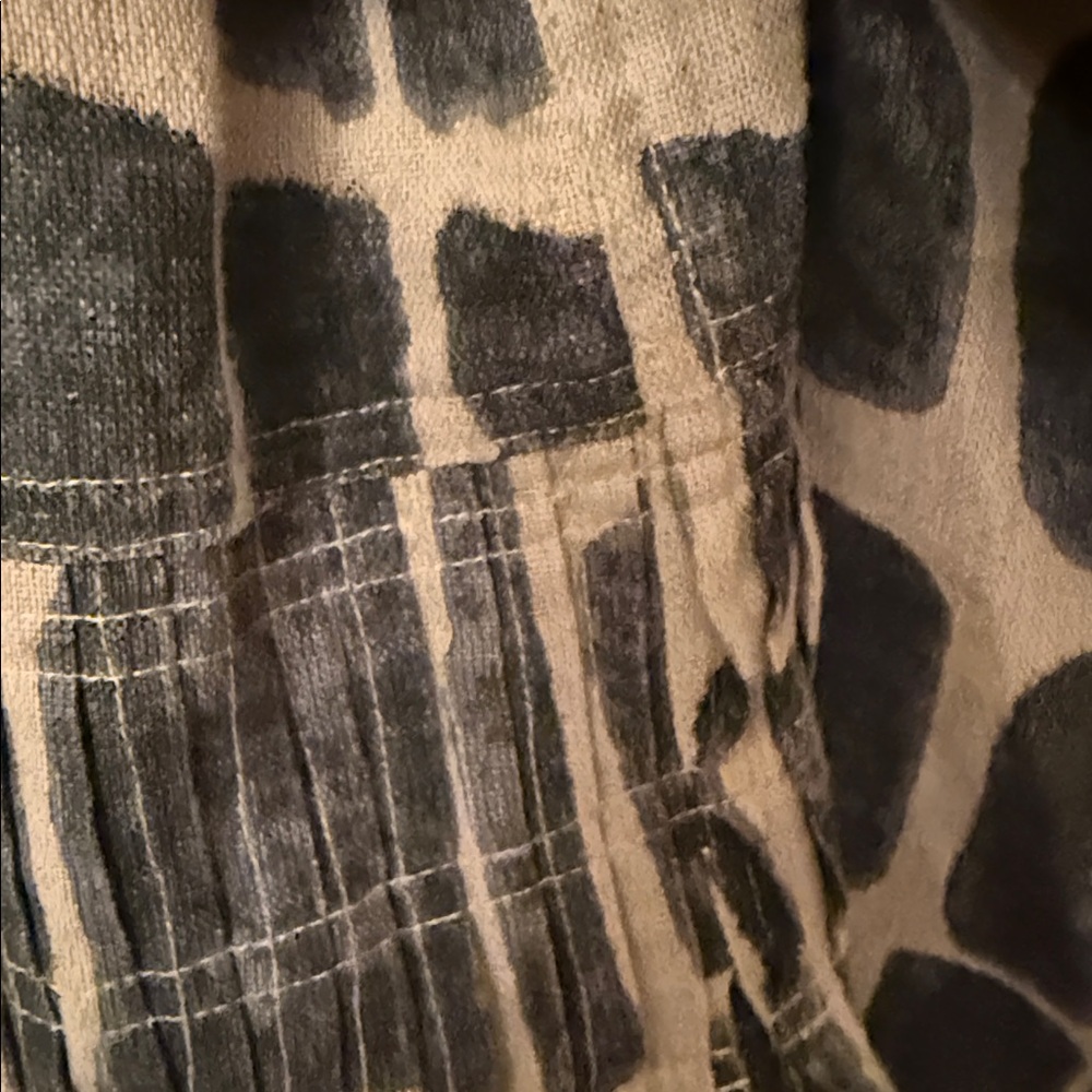 Paper laceBlack and Gray Patterned Button-Up Dress - Picture 5 of 7